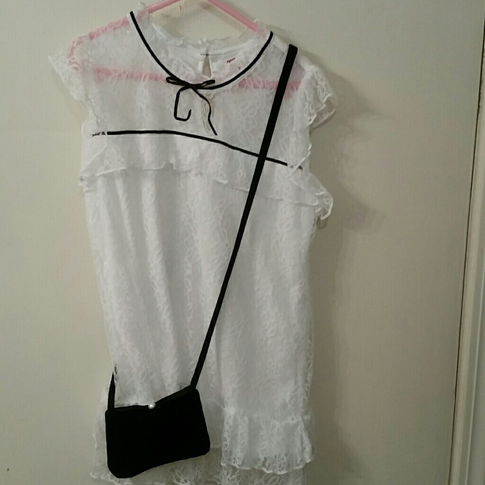 NWOT Girls Beautiful blouse sz M w/ purse